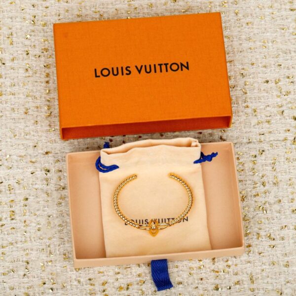 replik,replica,schmuck,1:1,beste,ohrringe,ring,Repliken Boutique / Offener Armreif mit Blumenmuster von LV (TIBTY)
