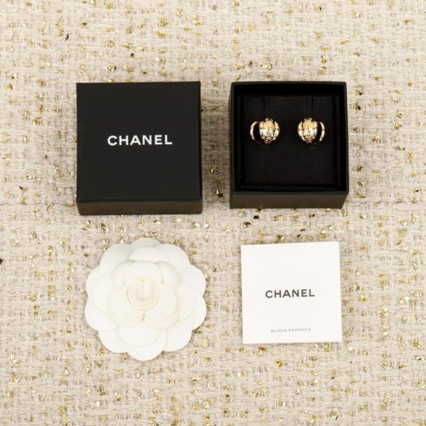 replik,replica,schmuck,1:1,beste,ohrringe,ring,Repliken Boutique / 【Chanel Halbkreis-Ohrstecker mit Doppel-C-Motiv】(UQL16)