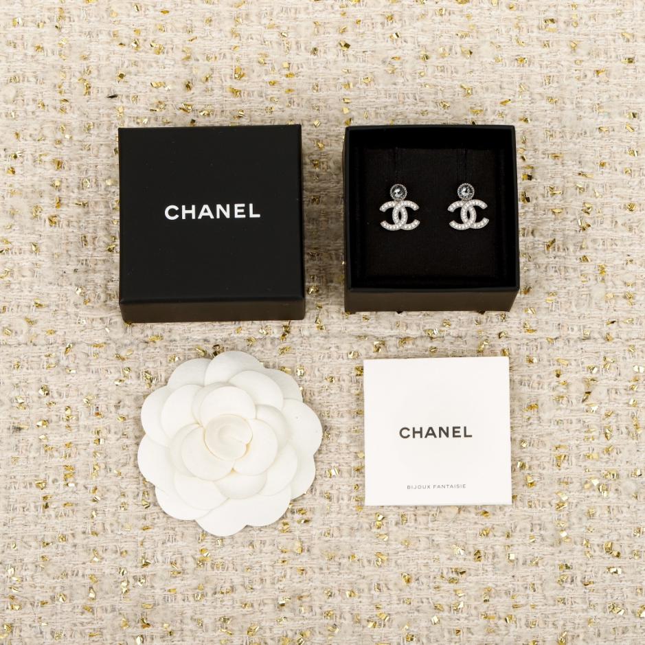 replik,replica,schmuck,1:1,beste,ohrringe,ring,Repliken Boutique / 【Chanel Ohrstecker mit rundem Diamanten und Doppel-C-Motiv】(QW75T) replik,replica,schmuck,1:1,beste,ohrringe,ring,Repliken Boutique / 【Chanel Ohrstecker mit rundem Diamanten und Doppel-C-Motiv】(QW75T)
