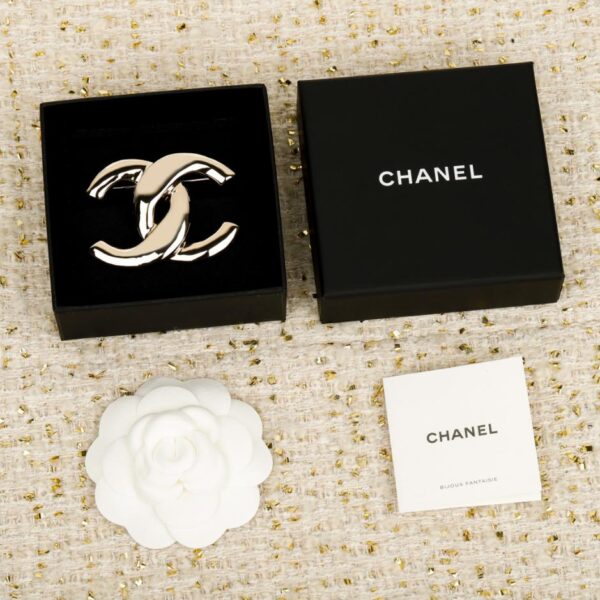 replik,replica,schmuck,1:1,beste,ohrringe,ring,Repliken Boutique / 【Chanel Brosche mit glattem Doppel-C-Logo】(OL18R)