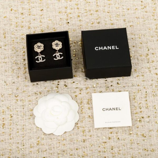 replik,replica,schmuck,1:1,beste,ohrringe,ring,Repliken Boutique / 【Chanel Ohrringe mit doppeltem C-Knopf und Blumenmuster, komplett mit Diamanten besetzt】(GQW6Y)
