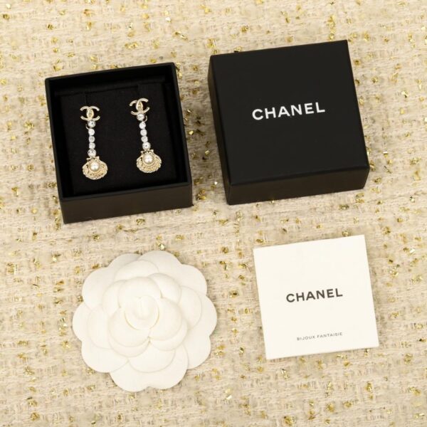 replik,replica,schmuck,1:1,beste,ohrringe,ring,Repliken Boutique / Neue Frühlingsohrringe: Chanel Ohrringe mit Muschel-Doppel-C (AKHOM)