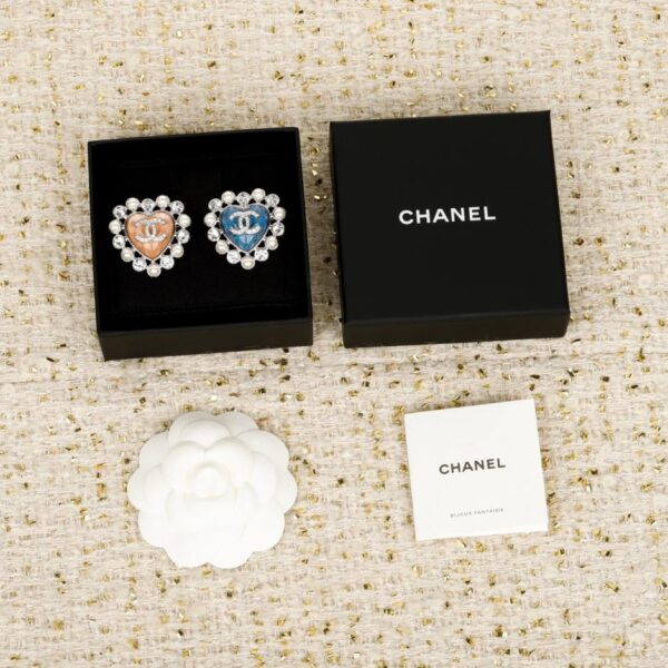replik,replica,schmuck,1:1,beste,ohrringe,ring,Repliken Boutique / 【Chanel Herzbrosche mit Perlen und Strasssteinen in Puderblau】(V5Y2X)