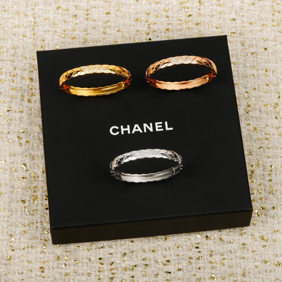 replik,replica,schmuck,1:1,beste,ohrringe,ring,Repliken Boutique / Breites Armband mit Diamantmuster und Strasssteinen, Coco-Armreif (UG2TJ) replik,replica,schmuck,1:1,beste,ohrringe,ring,Repliken Boutique / Breites Armband mit Diamantmuster und Strasssteinen, Coco-Armreif (UG2TJ)