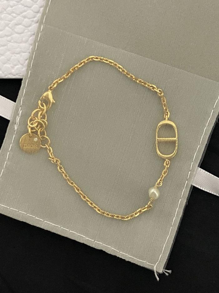replik,replica,schmuck,1:1,beste,ohrringe,ring,Repliken Dior Perlenchoker (AT5RS) – Ein Must-have für 2023 replik,replica,schmuck,1:1,beste,ohrringe,ring,Repliken Dior Perlenchoker (AT5RS) – Ein Must-have für 2023